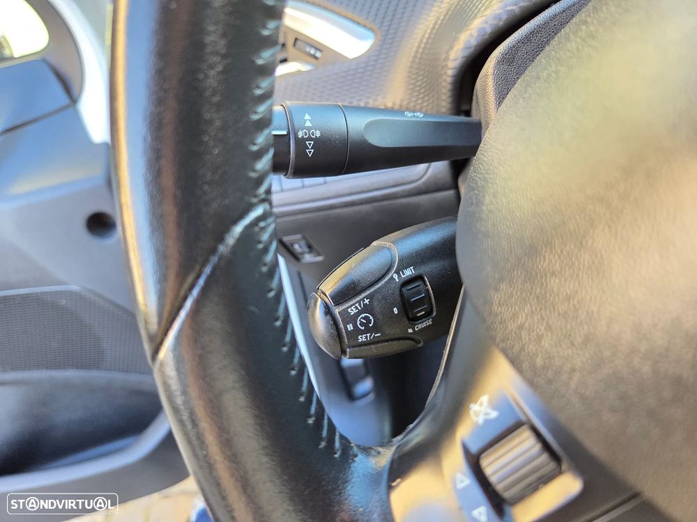 Peugeot 208 1.6 BlueHDi Style - 17