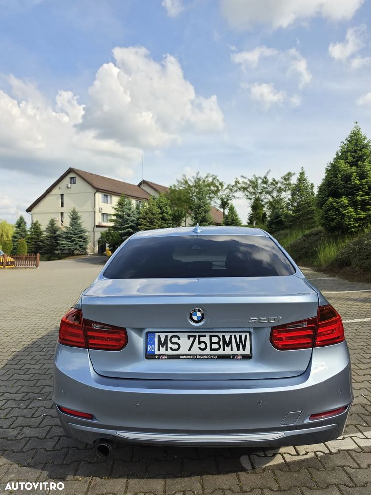 BMW Seria 3 320i - 13