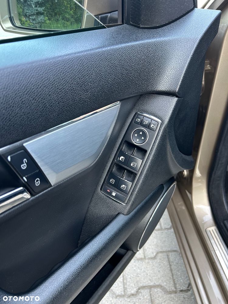 Mercedes-Benz Klasa C 180 Kompressor Automatik BlueEFFICIENCY - 11