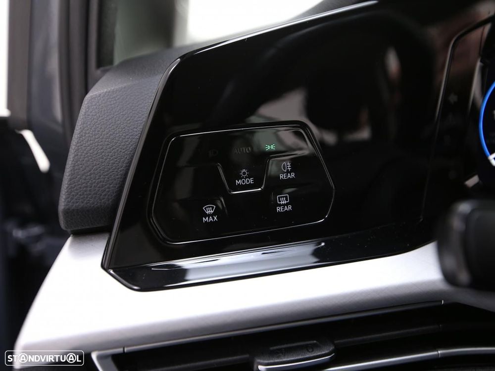 VW Golf Variant 2.0 TDi Life DSG - 18