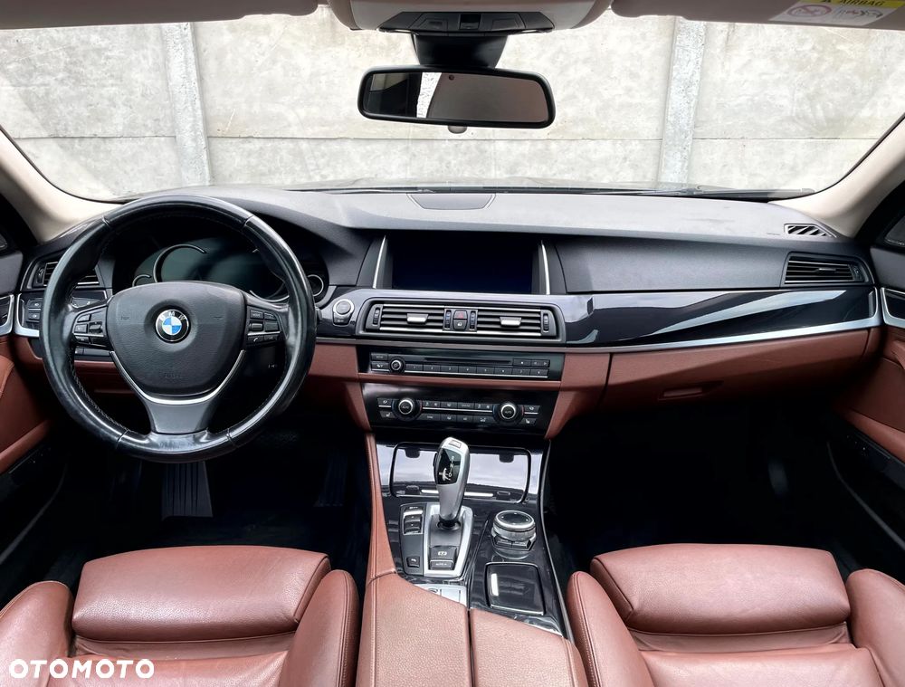 BMW Seria 5 525d Sport-Aut - 23