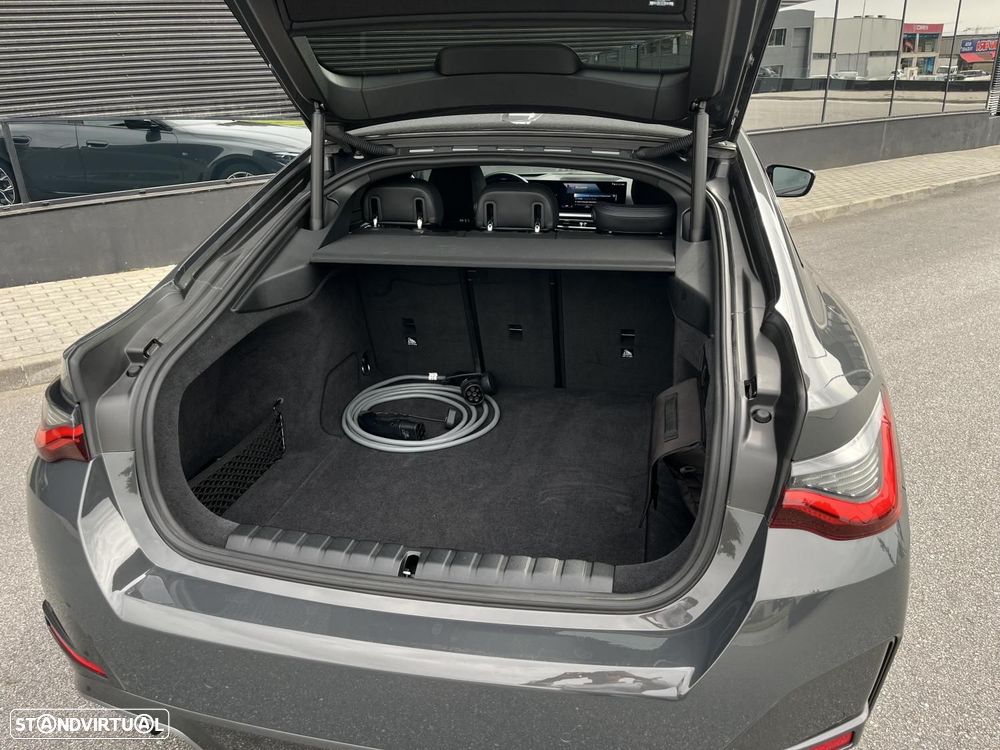 BMW i4 eDrive40 Pack Desportivo M - 18