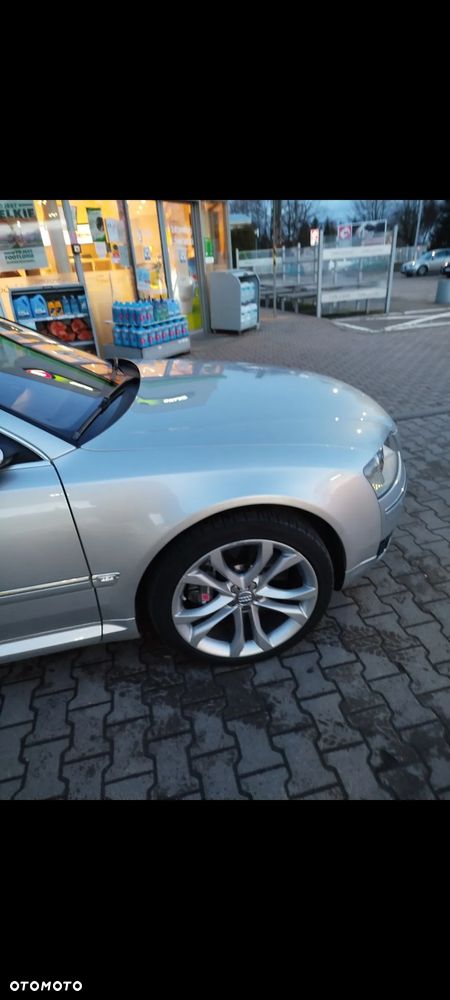 Audi A8 W12 quattro Langversion - 25