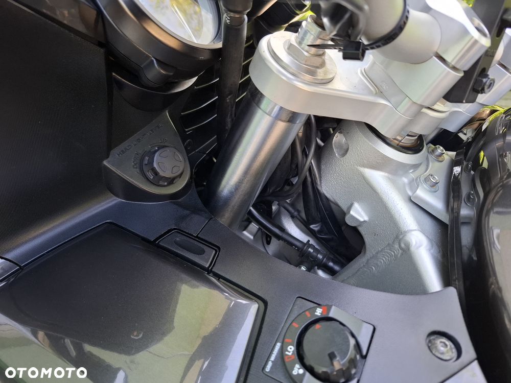 Yamaha FJR - 31