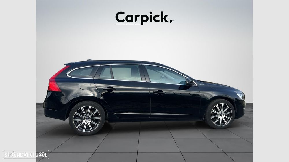 Volvo V60 2.4 D6 Momentum AWD Phev - 6