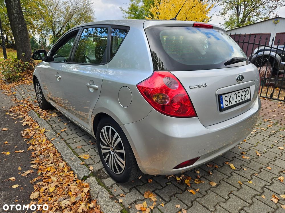 Kia Ceed 2007 photo 4