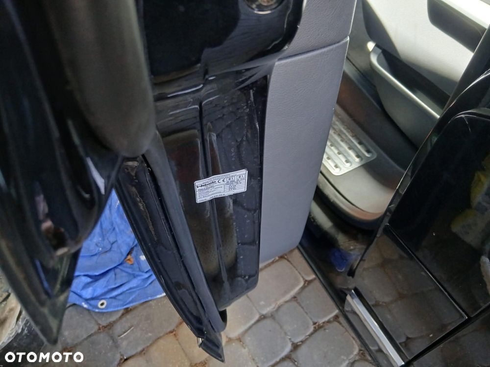 Volkswagen Multivan - 22