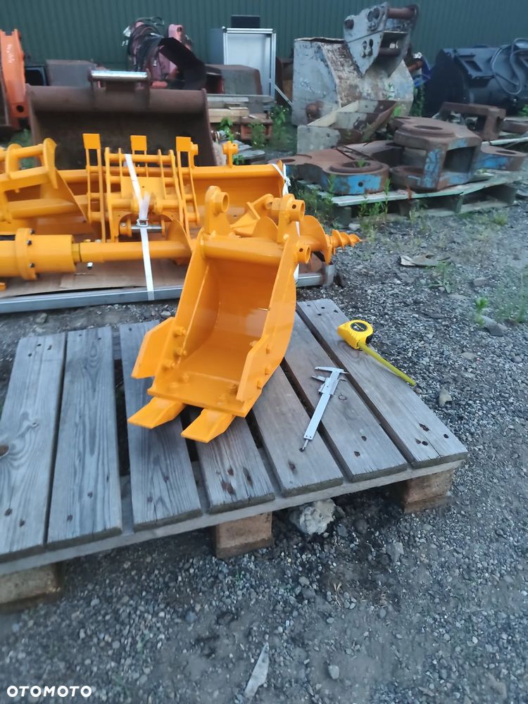 Łyżka do koparki minikoparki 30cm fi30 NOWA - 1