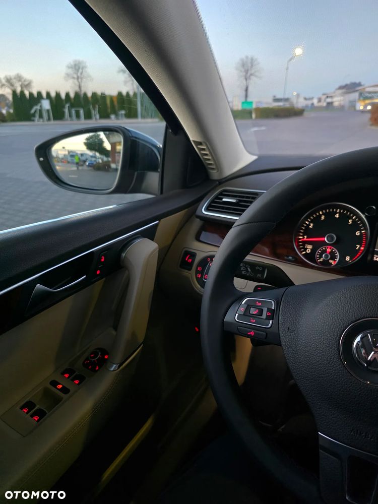 Volkswagen Passat 2.0 TSI Highline DSG - 9