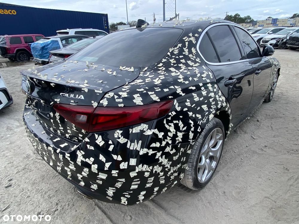 Alfa Romeo Giulia - 6