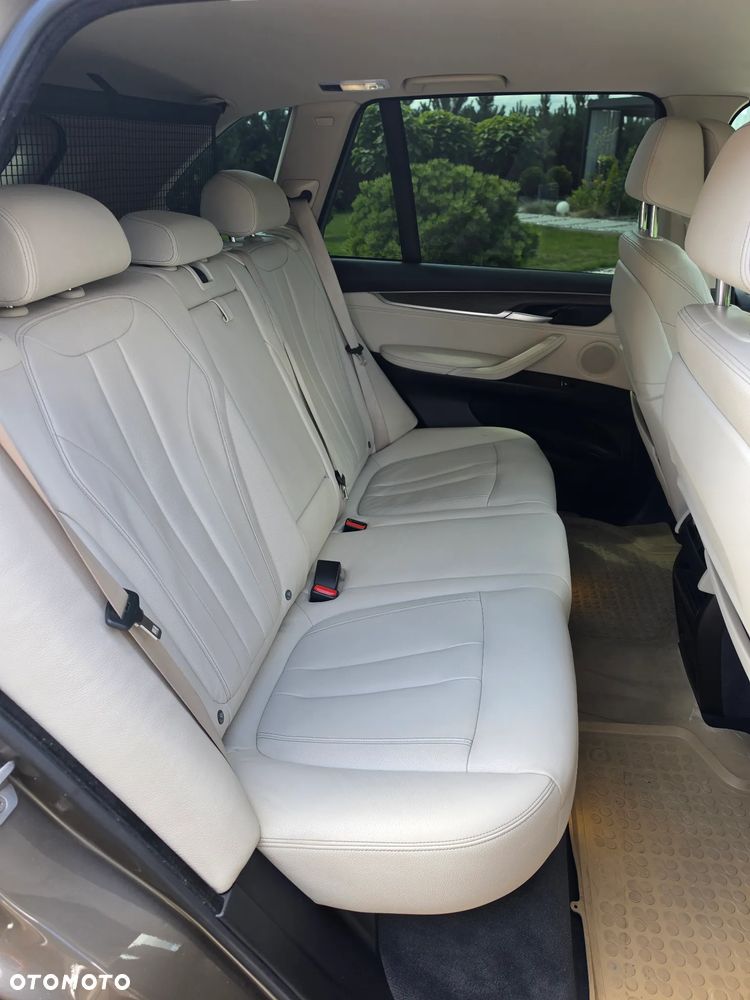BMW X5 xDrive25d - 11