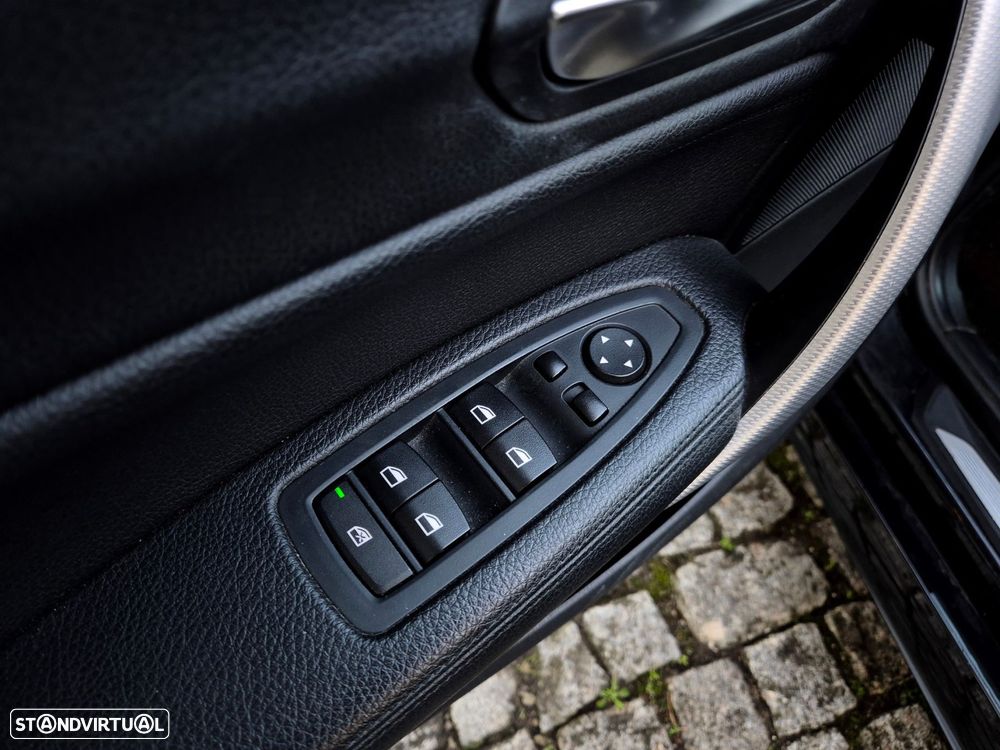 BMW 125 d Pack M - 33