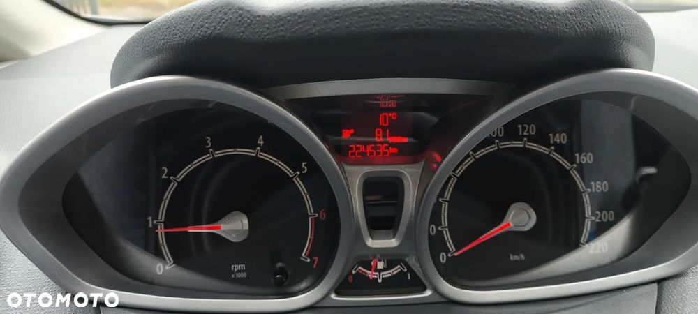 Ford Fiesta 1.25 Ghia - 9