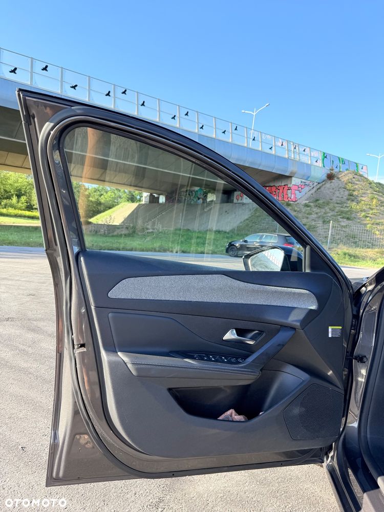 Peugeot 308 PureTech 130 EAT8 Allure - 22