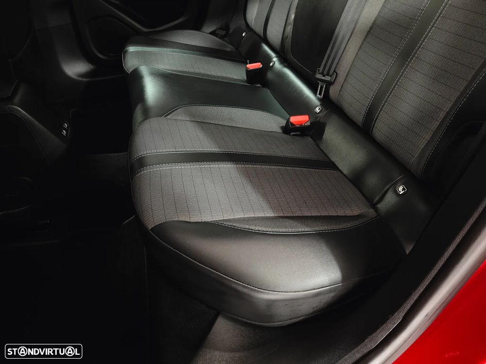 Peugeot 208 1.2 PureTech Allure EAT8 - 38