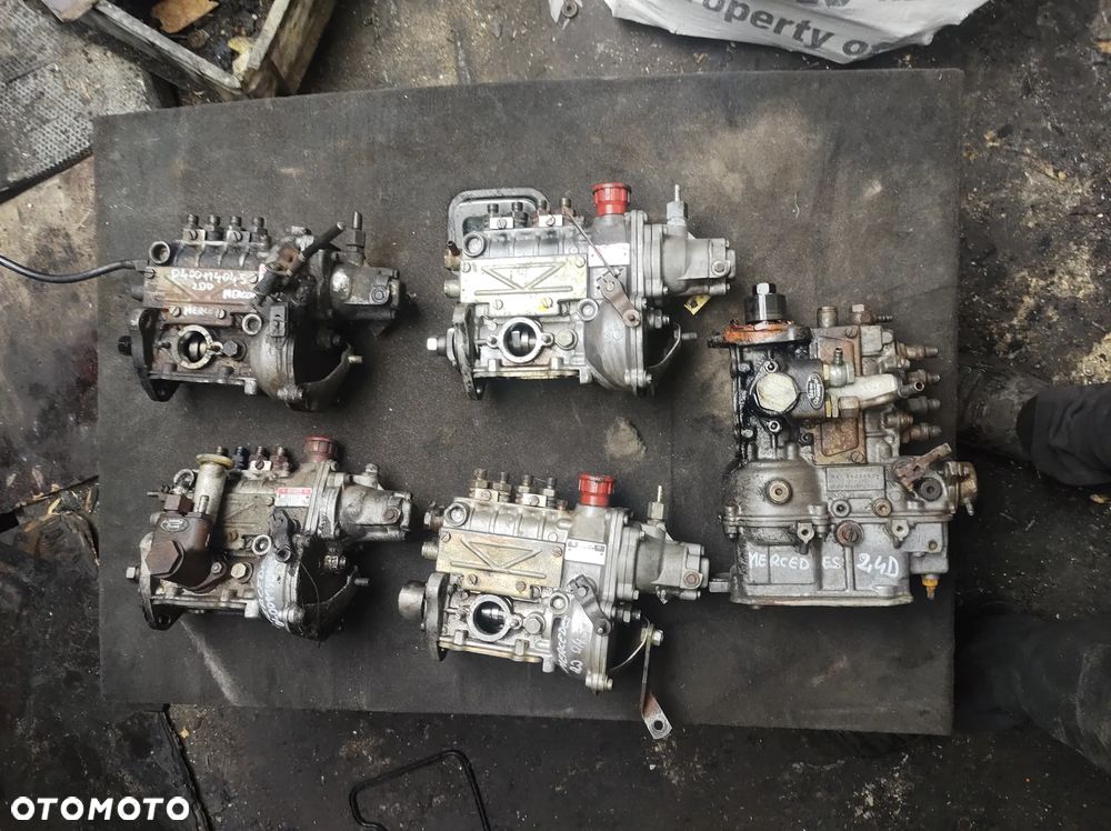 Mercedes 115 123 T1 KACZKA 0400114045  MB100 2,0d 2,2d 2,4d  pompa wtryskowa 0400114043 - 1