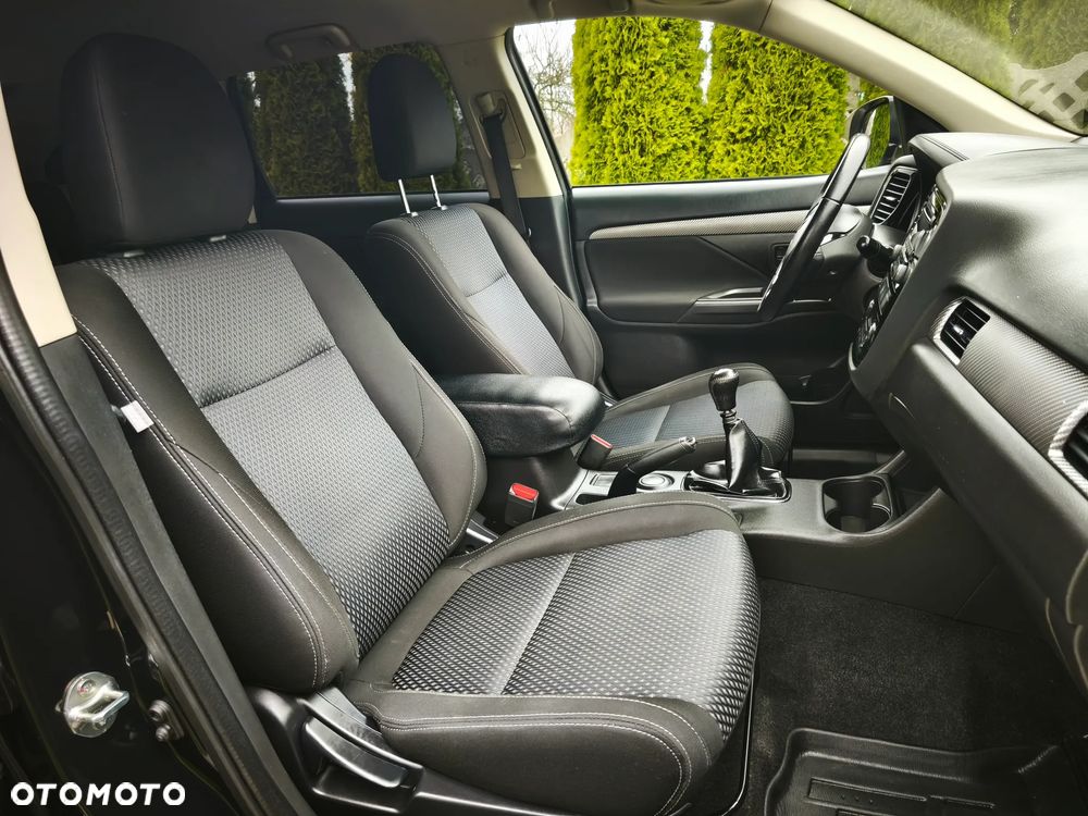 Mitsubishi Outlander 2.0 2WD Plus - 17