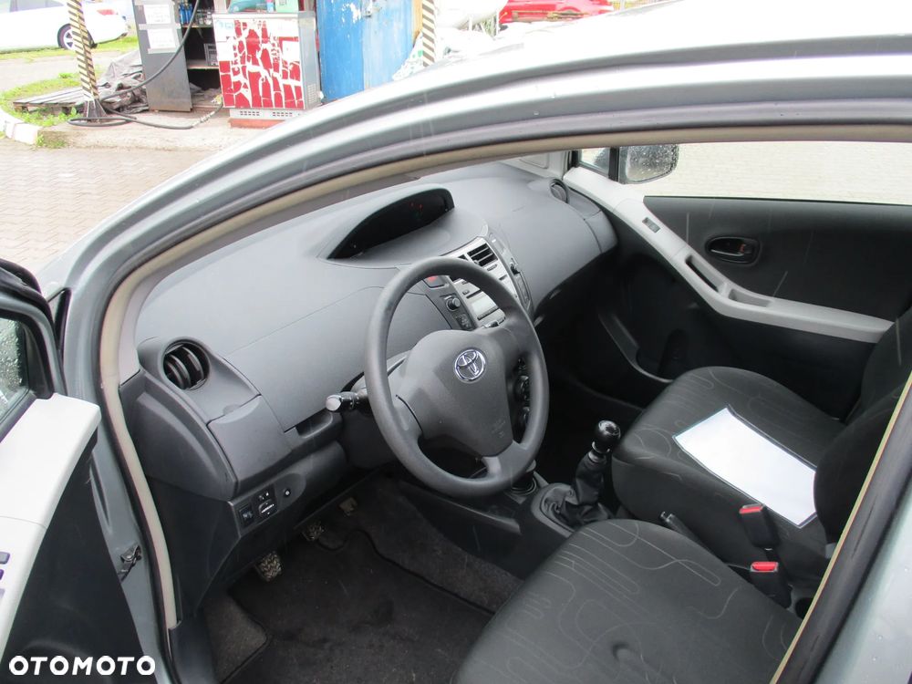 Toyota Yaris 1.33 Luna - 12