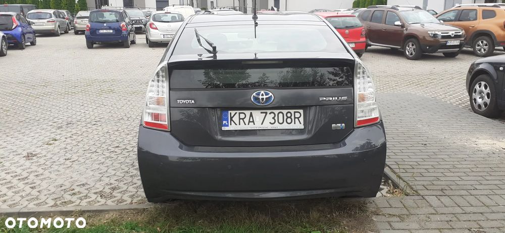 Toyota Prius - 4