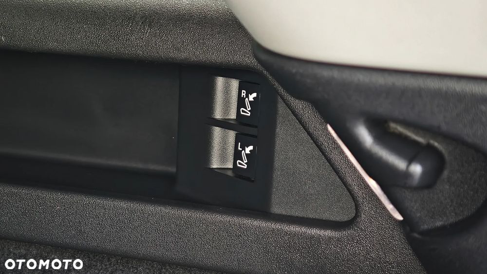Land Rover Discovery Sport - 38