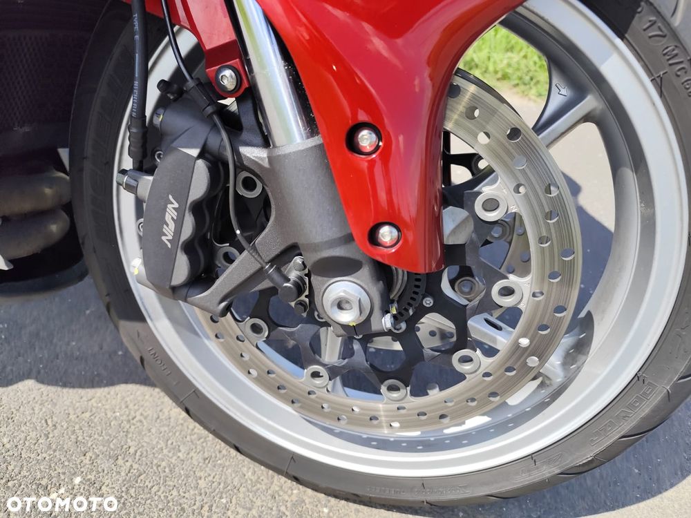 Honda VFR - 8
