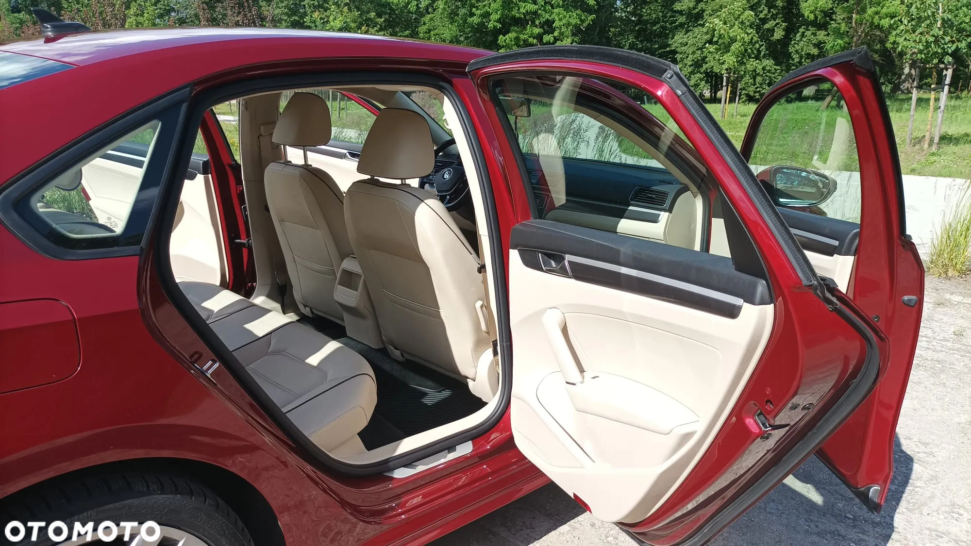 Volkswagen Passat - 16