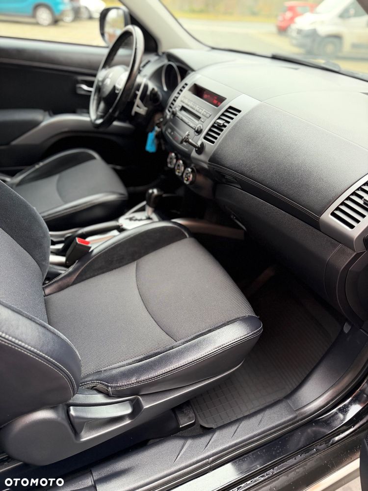 Mitsubishi Outlander 2.0 Intense + 2WD EU5 CVT - 33