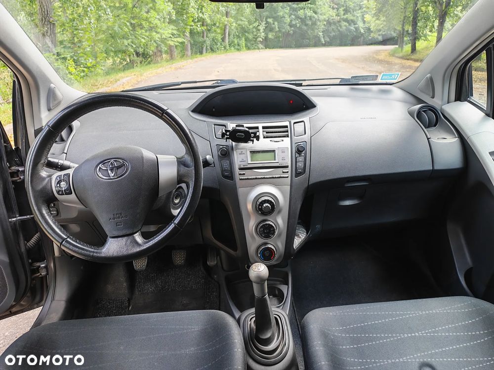 Toyota Yaris 1.0 VVT-i - 15