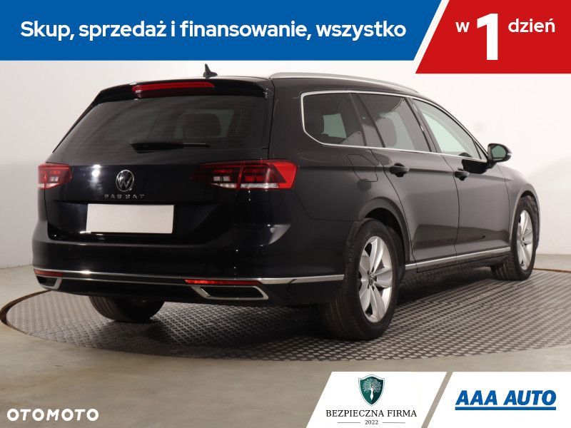 Volkswagen Passat Variant - 7