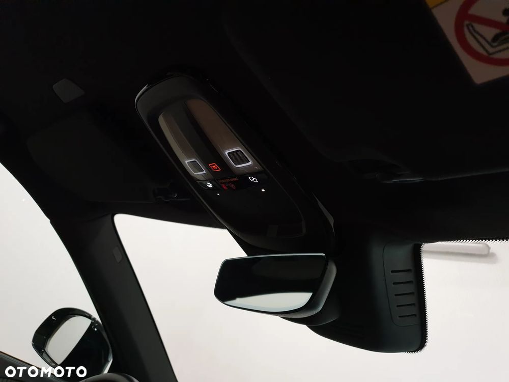 Volvo XC 90 B5 D AWD R-Design 7os - 34