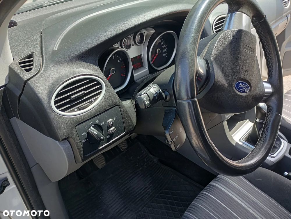 Ford Focus - 16