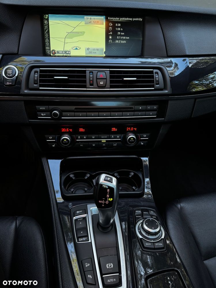 BMW Seria 5 525d xDrive Modern Line - 24