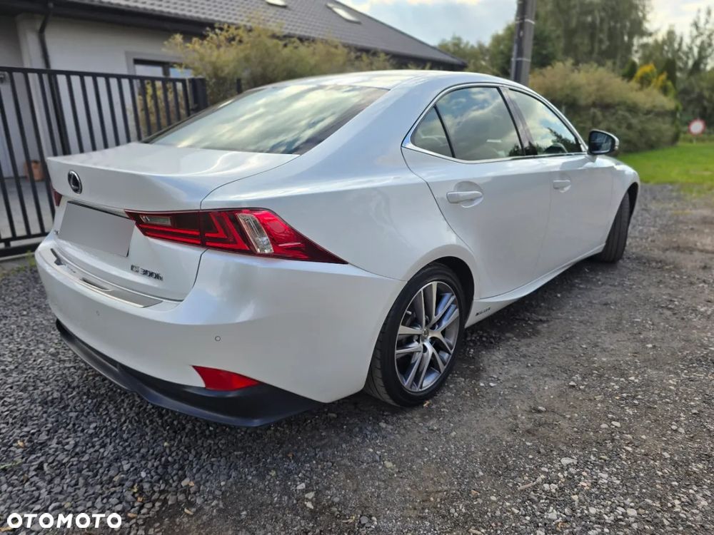 Lexus IS 300h Elegance - 19