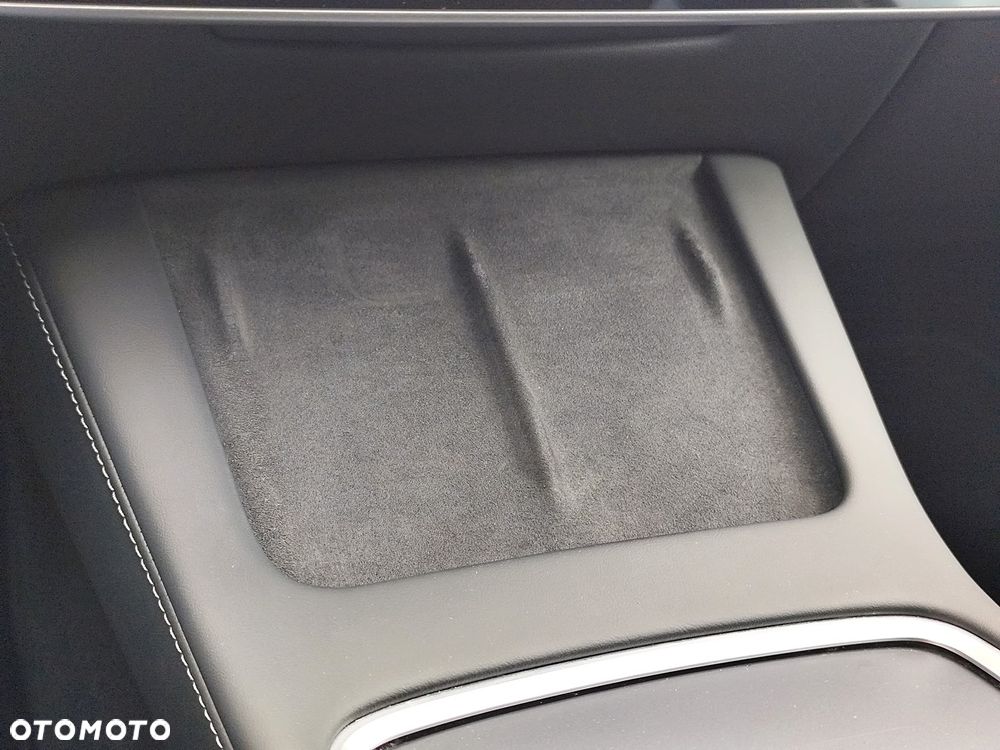 Tesla Model Y RWD - 21