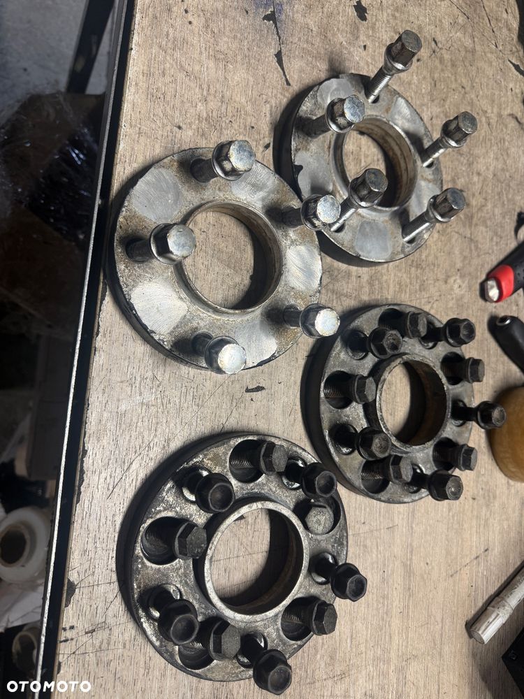 Dystansy e39 20mm 4 szt komplet śruby - 1