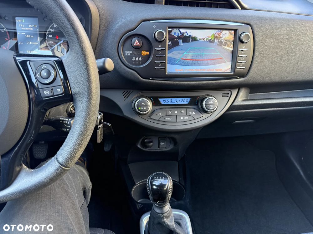 Toyota Yaris 1.5 Selection - 13