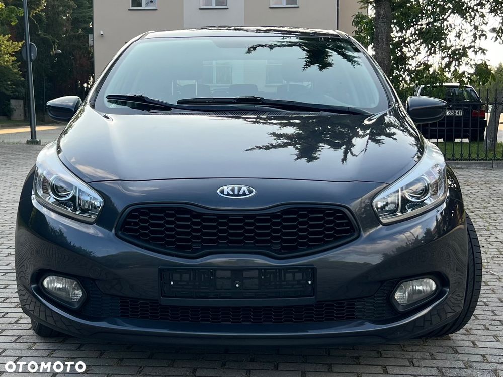 Kia Ceed 1.4 CVVT Dream Team Edition - 9
