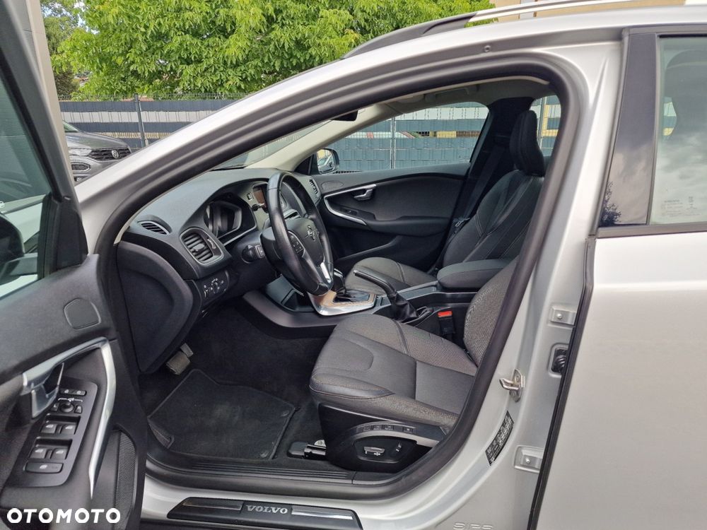 Volvo V40 Cross Country D2 Geartronic Momentum - 17