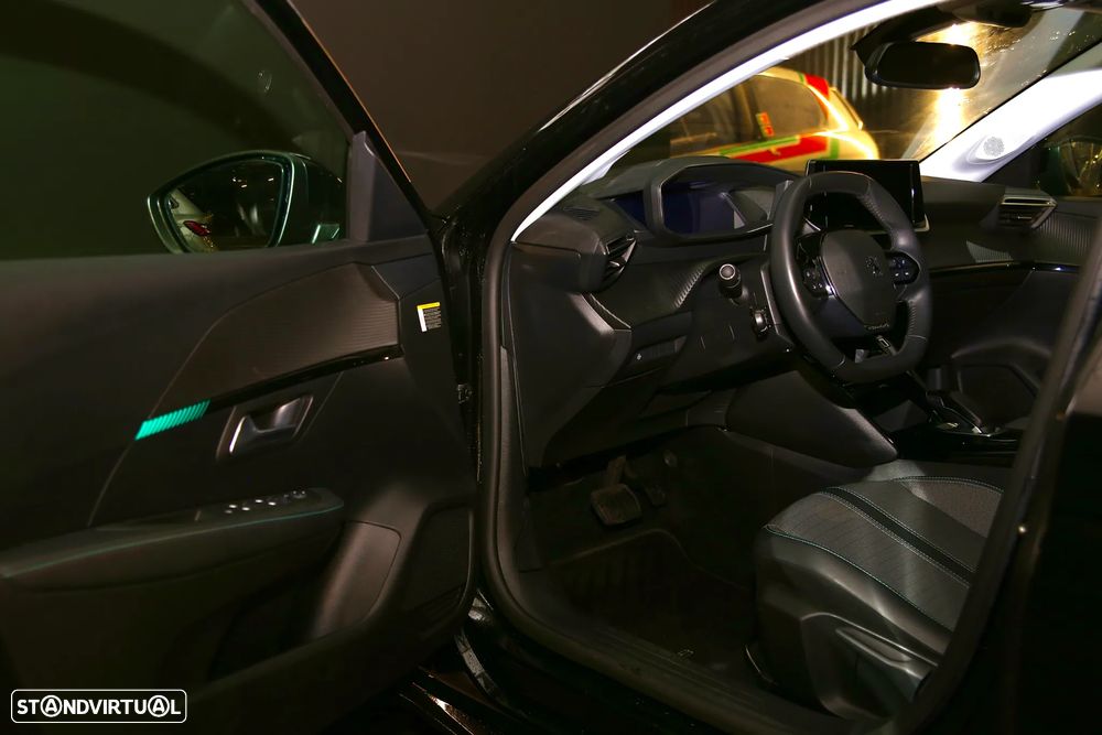 Peugeot e-208 Allure - 9