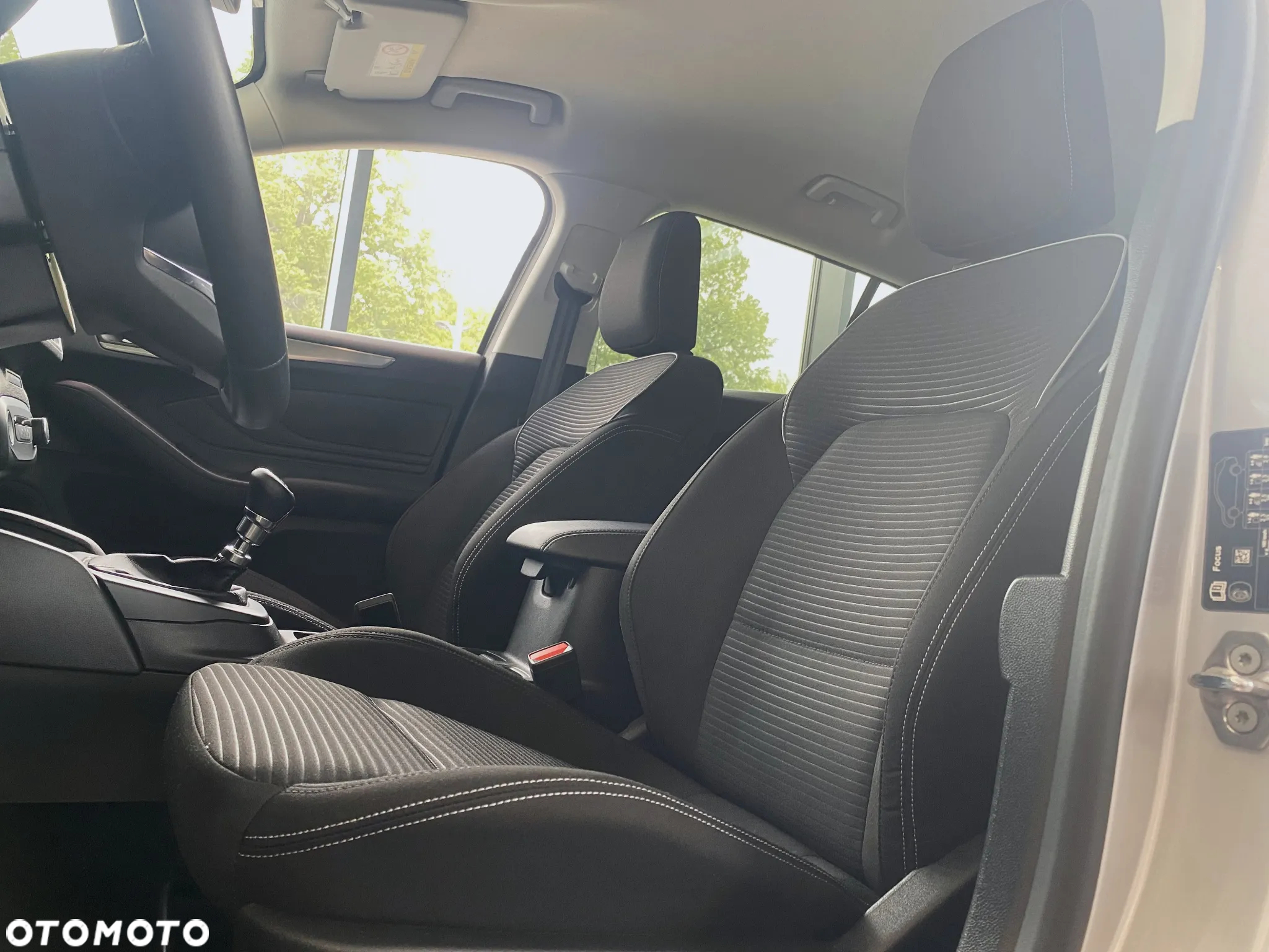 Ford Focus 1.0 EcoBoost Titanium Design - 11