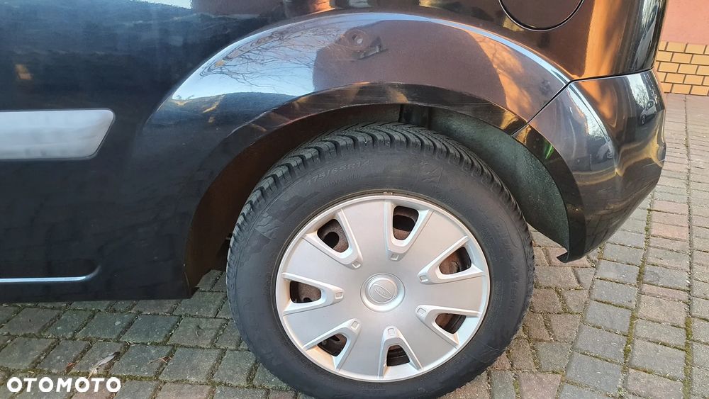 Ford Fiesta 1.3 Ambiente - 15