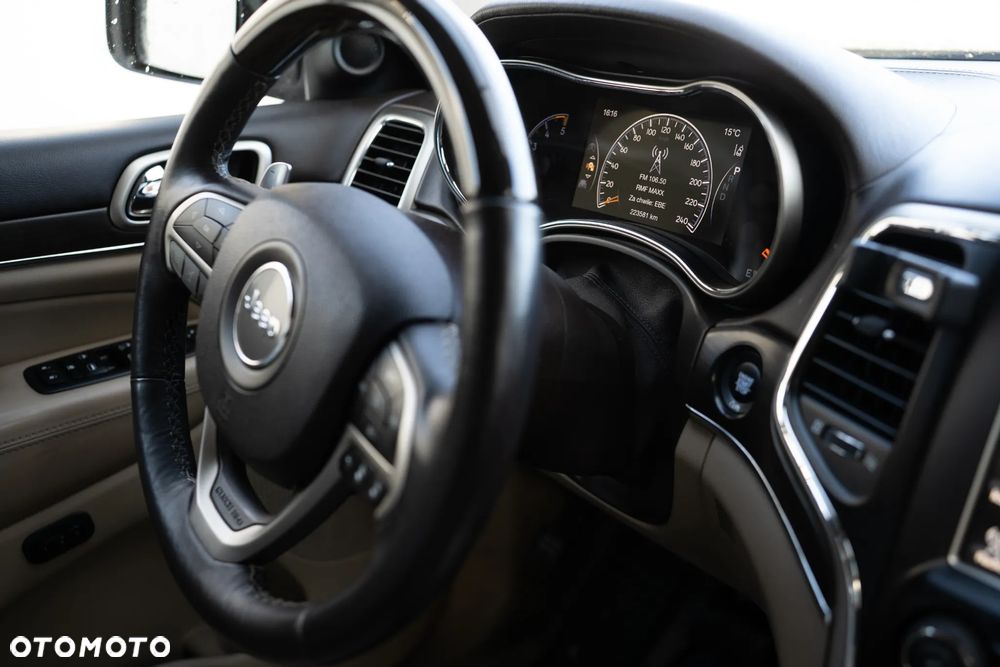 Jeep Grand Cherokee - 19