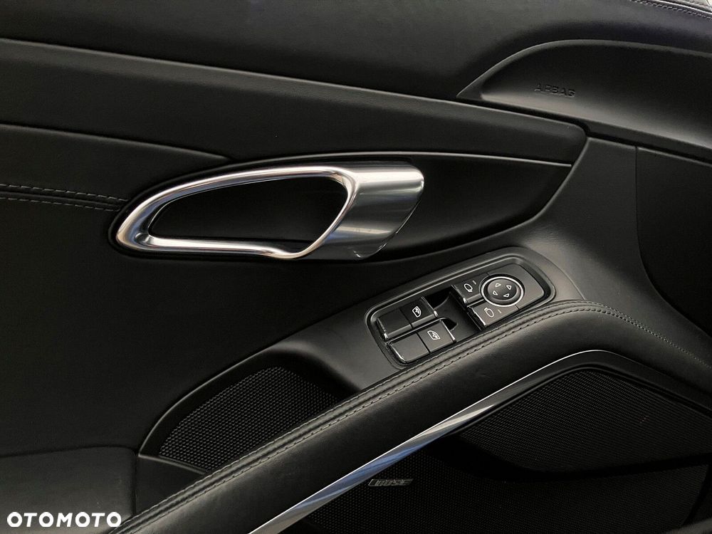 Porsche 718 Cayman - 23