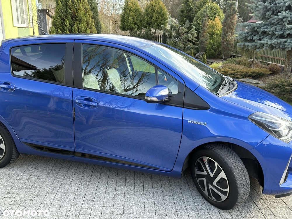 Toyota Yaris Hybrid 100 Premium - 3