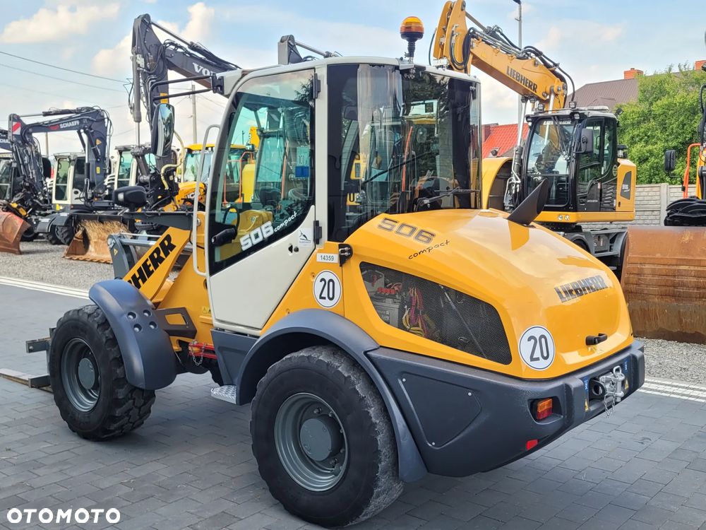 Liebherr L 506C / łyżka otwierana + widły / 1300h / model 2019 / - 17