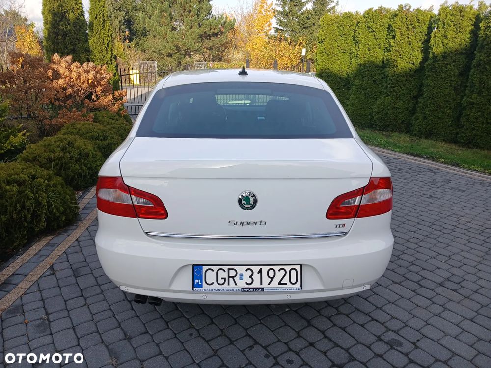 Skoda Superb 2.0 TDI DPF Elegance - 12