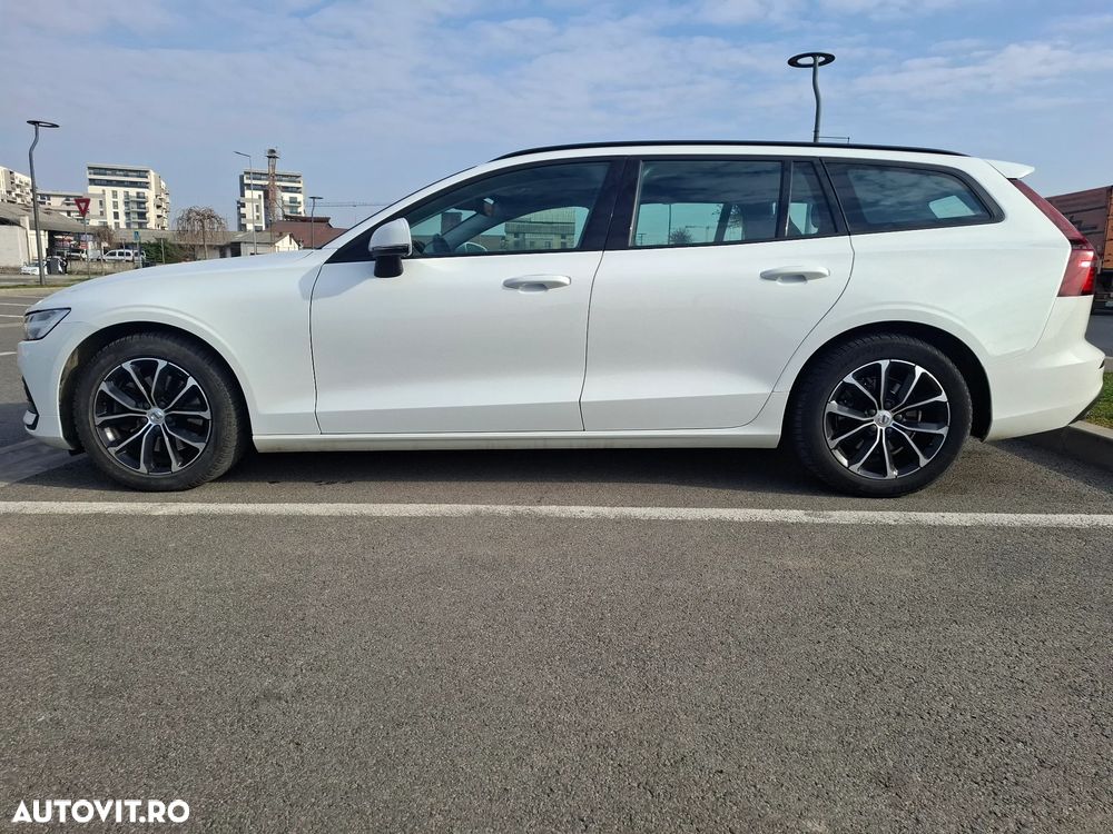 Volvo V60 B4 MHEV AT8 FWD Momentum - 12