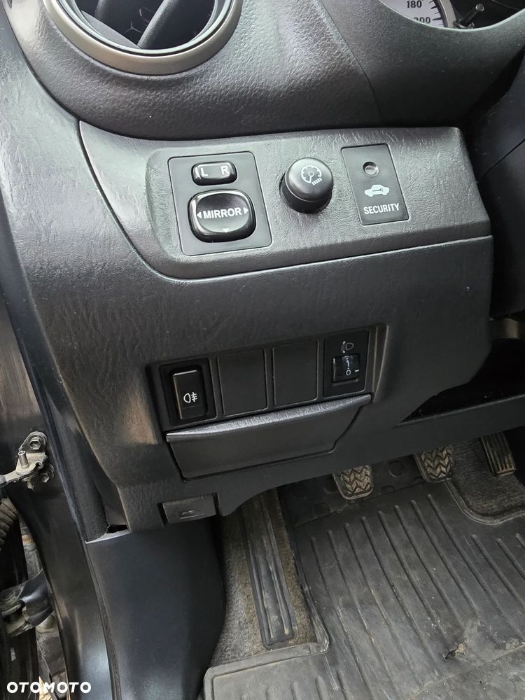 Toyota RAV4 2.0 VVT-i 4x4 - 11