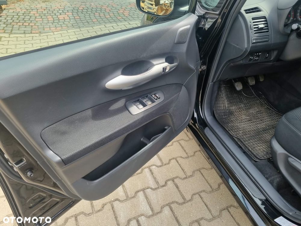 Toyota Auris 1.6 Premium + - 22