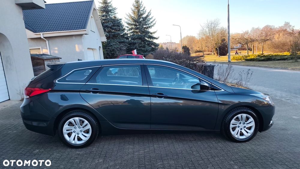 Hyundai i40 Kombi blue 1.6 Family+ - 20